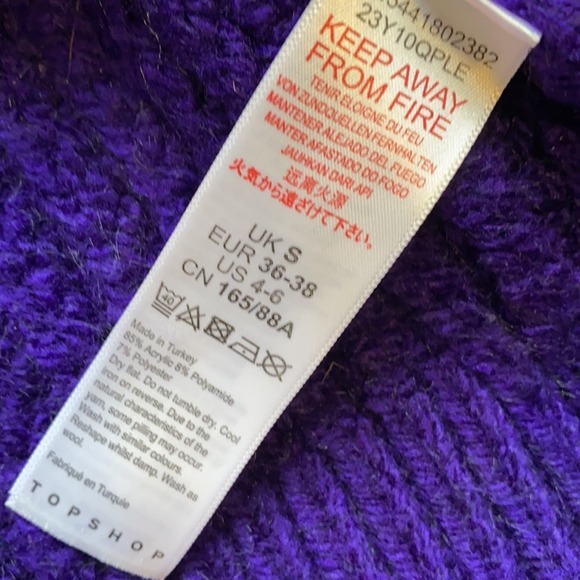 TOPSHOP • Chunky Cable Knit Sweater - Picture 7 of 10